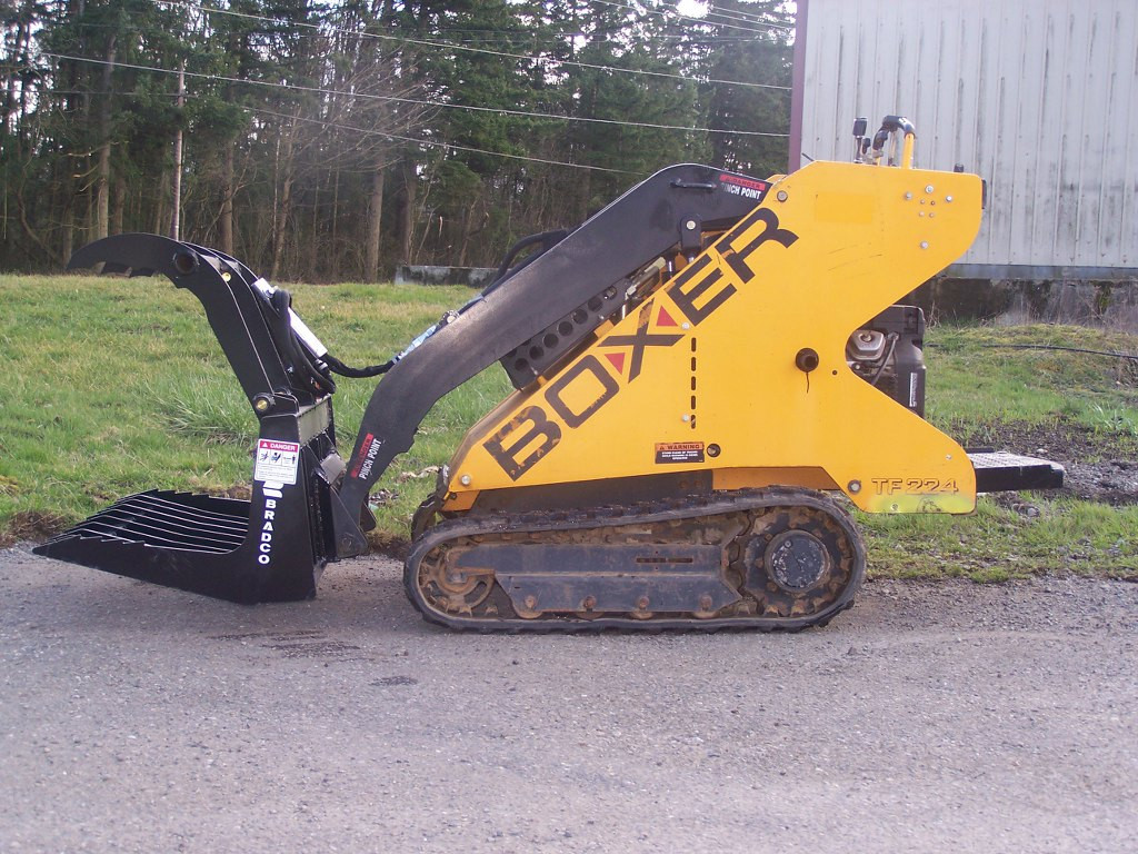 Mini Skid Steer Brush Grapple Attachment | Bradco - Image 5